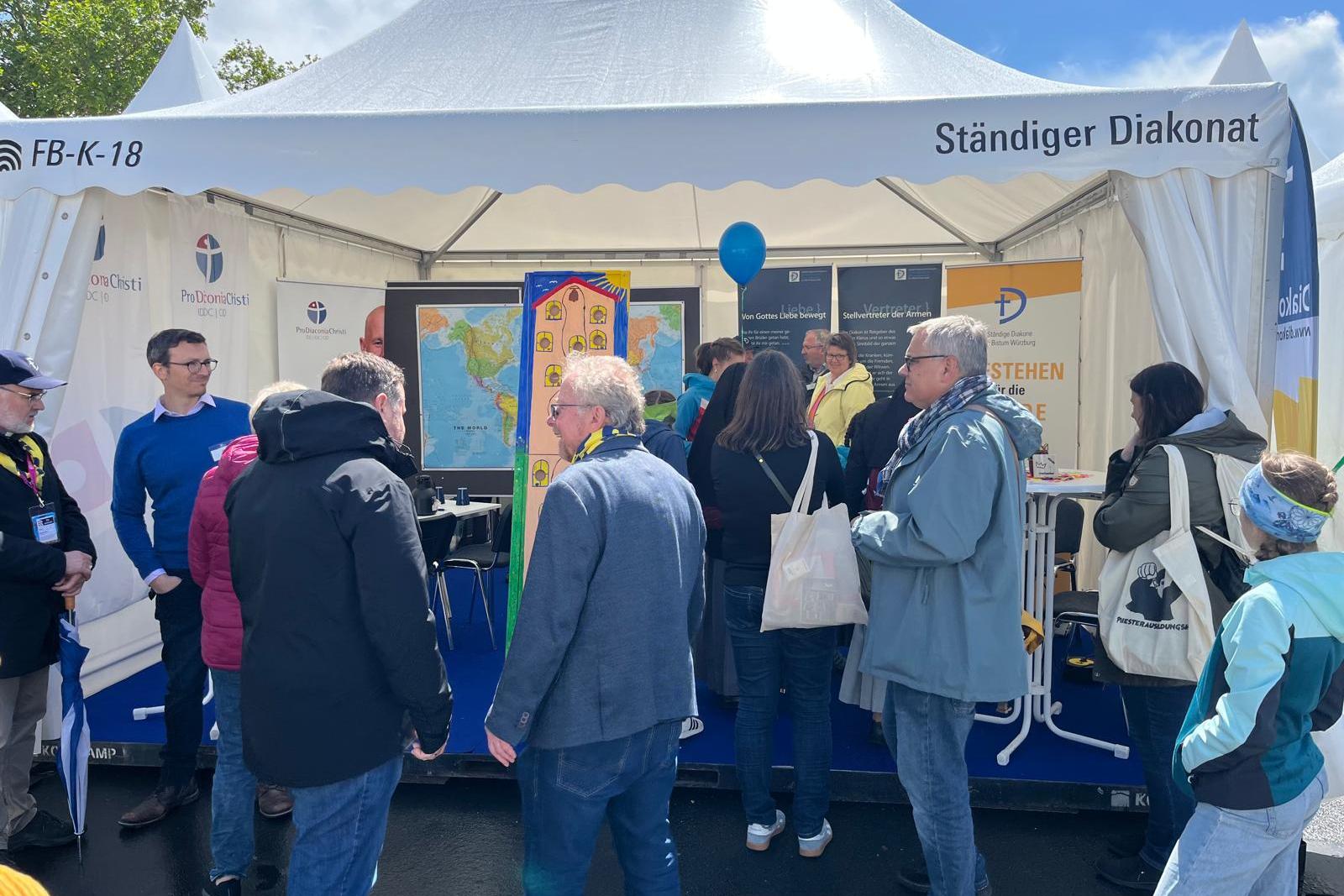 Stand beim Katholikentag 2026